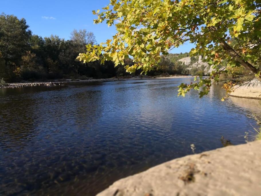 Lou Caladou Gite En Pierre Avec Bain A Remous Vallon-Pont-dʼArc Zewnętrze zdjęcie