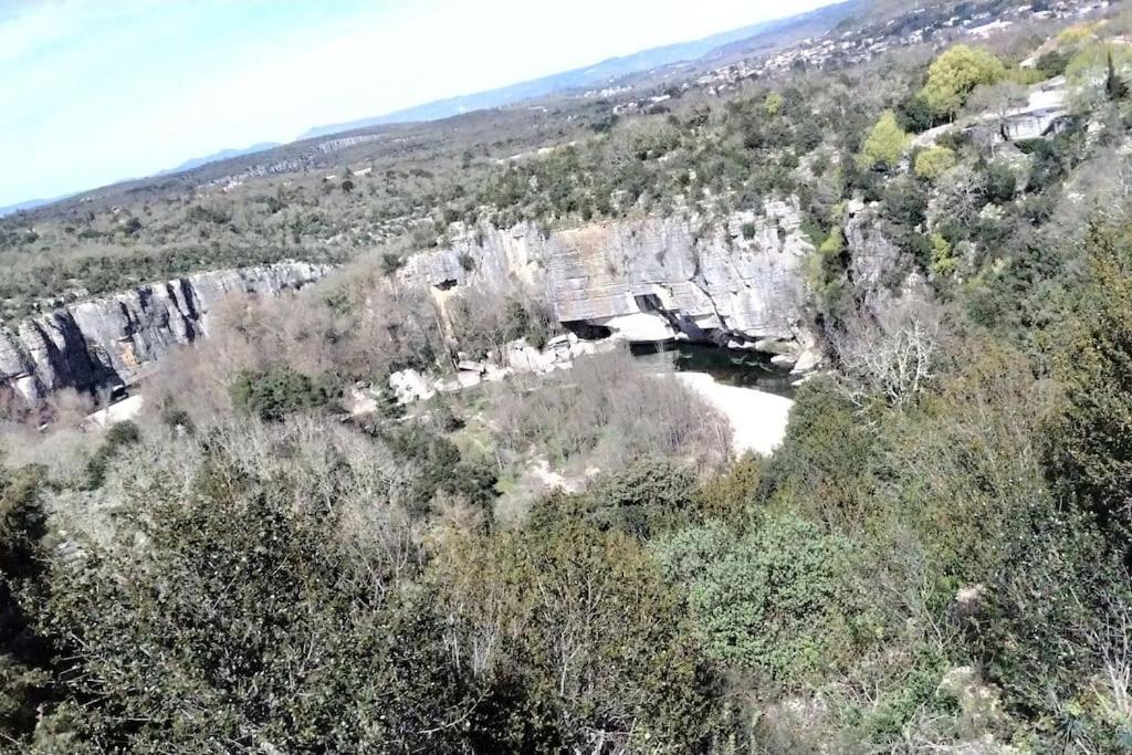 Lou Caladou Gite En Pierre Avec Bain A Remous Vallon-Pont-dʼArc Zewnętrze zdjęcie